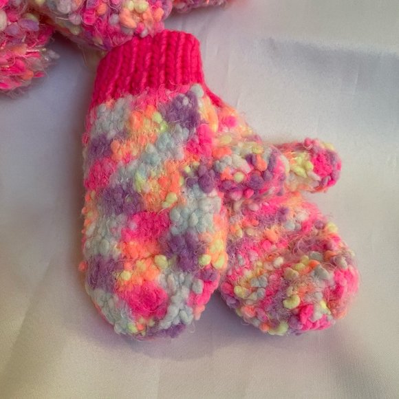 New, Soft Pompoms girl hat and mitten set! - Picture 2 of 4